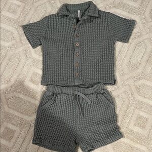 Rylee + Cru Textured Gray Button-Up Shirt